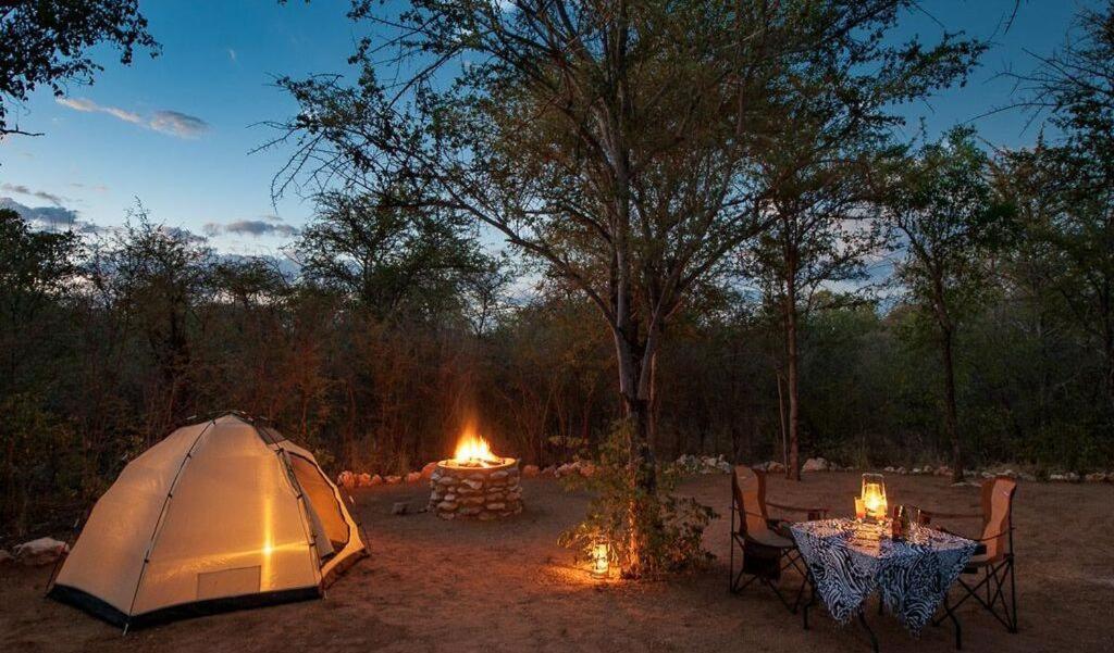Onguma Tamboti Campsite นามูโทนิ ภายนอก รูปภาพ